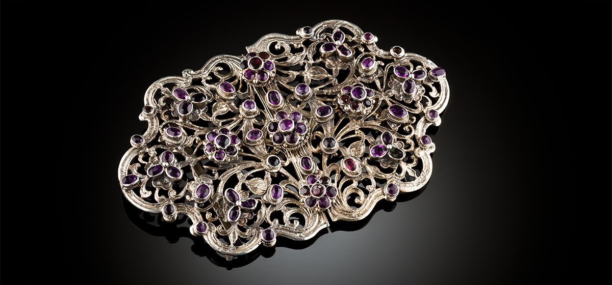 ART NOUVEAU SILVER GILT, AMETHYST AND GARNET BUCKLE