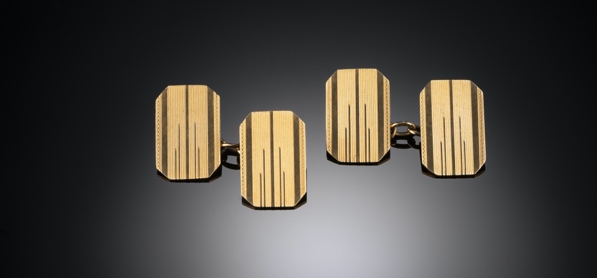 ART DECO YELLOW GOLD DOUBLE RECTANGULAR CUFFLINKS WITH ENGRAVED SKYSCRAPER DESIGN