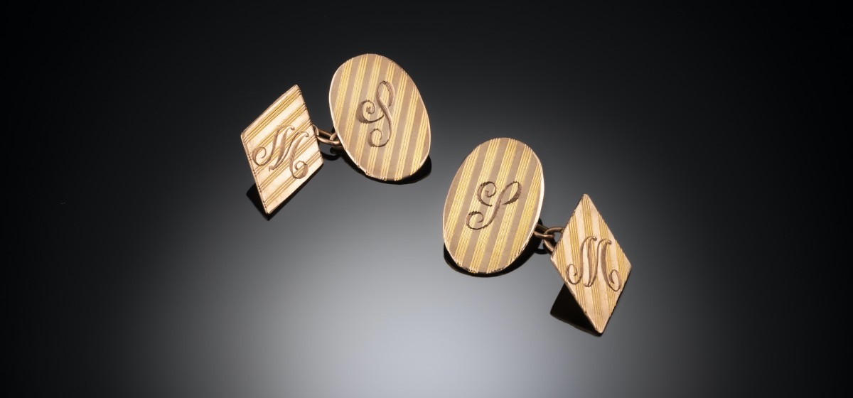 ART DECO YELLOW GOLD CUFFLINKS WITH OVAL AND LOZENGE SHAPED FACES