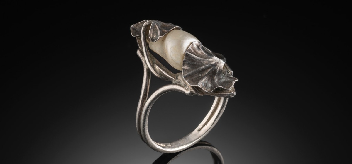 ART NOUVEAU SILVER RING IN A DEMI PARURE BY EDOUARD AIME ARNOULD