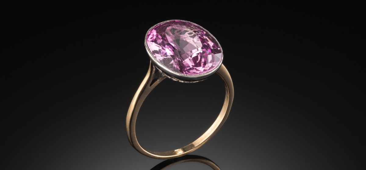 A LARGE PINK TOPAZ CIRCA 1939 RING