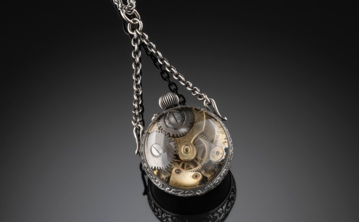 ART NOUVEAU SILVER BALL WATCH ON SILVER CHAIN