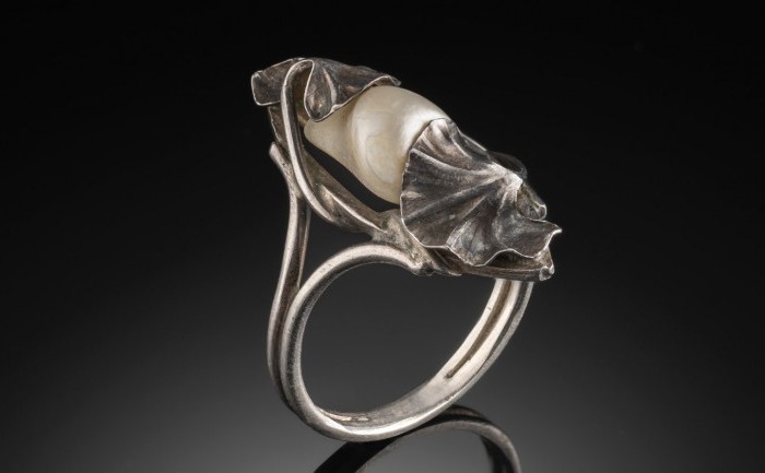 ART NOUVEAU SILVER RING IN A DEMI PARURE BY EDOUARD AIME ARNOULD